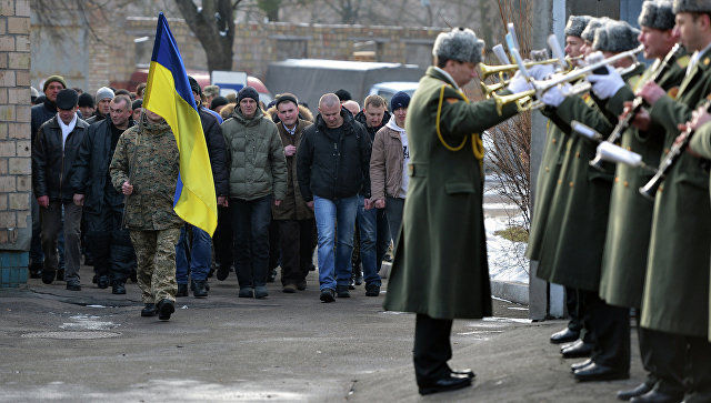 Кабмин Украины увеличил на четверть количество призывников весной.