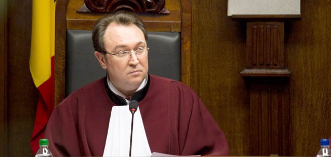 Sesizarea a vizat în esenţă posibilitatea încetării mandatului de deputat