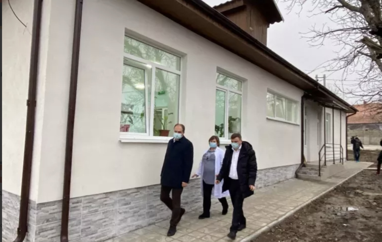В коммуне Бачой возобновил работу отремонтированный детский сад.