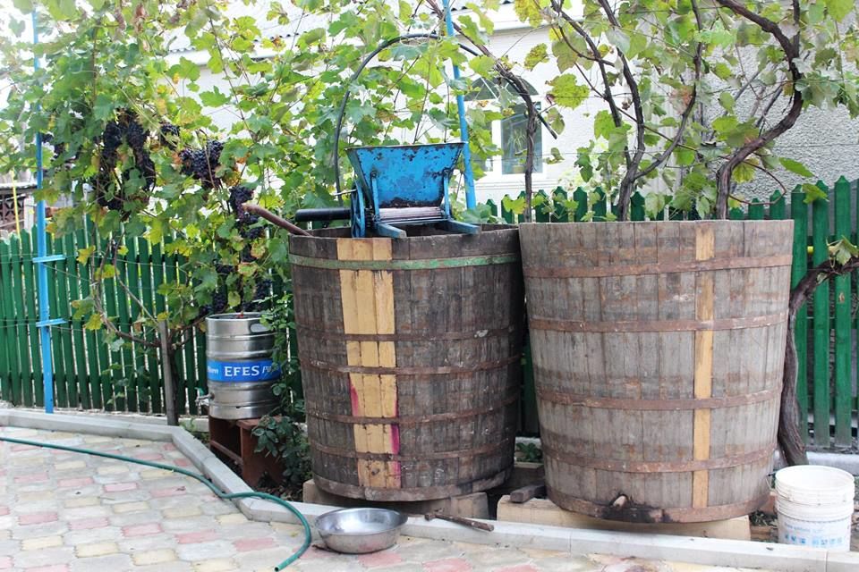 Житель Леова погиб, отравившись угарным газом от брожения вина.