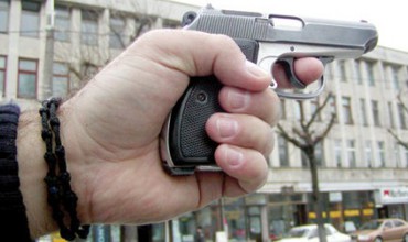 Преступники в возрасте от 16 до 18 лет, проникли одним из вечеров в здание через открытое на втором этаже окно.