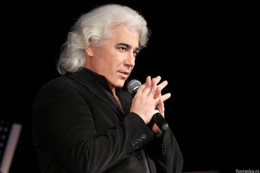 Собственно оперные способности Владимир Самсонов унаследовал от отца.