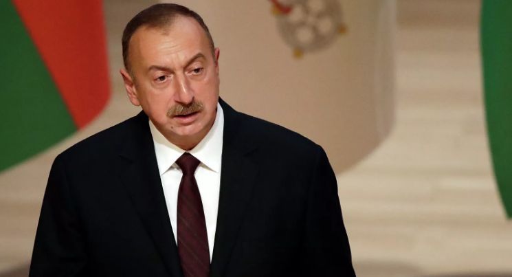 Алиев назвал условие прекращения боевых действий в Карабахе.