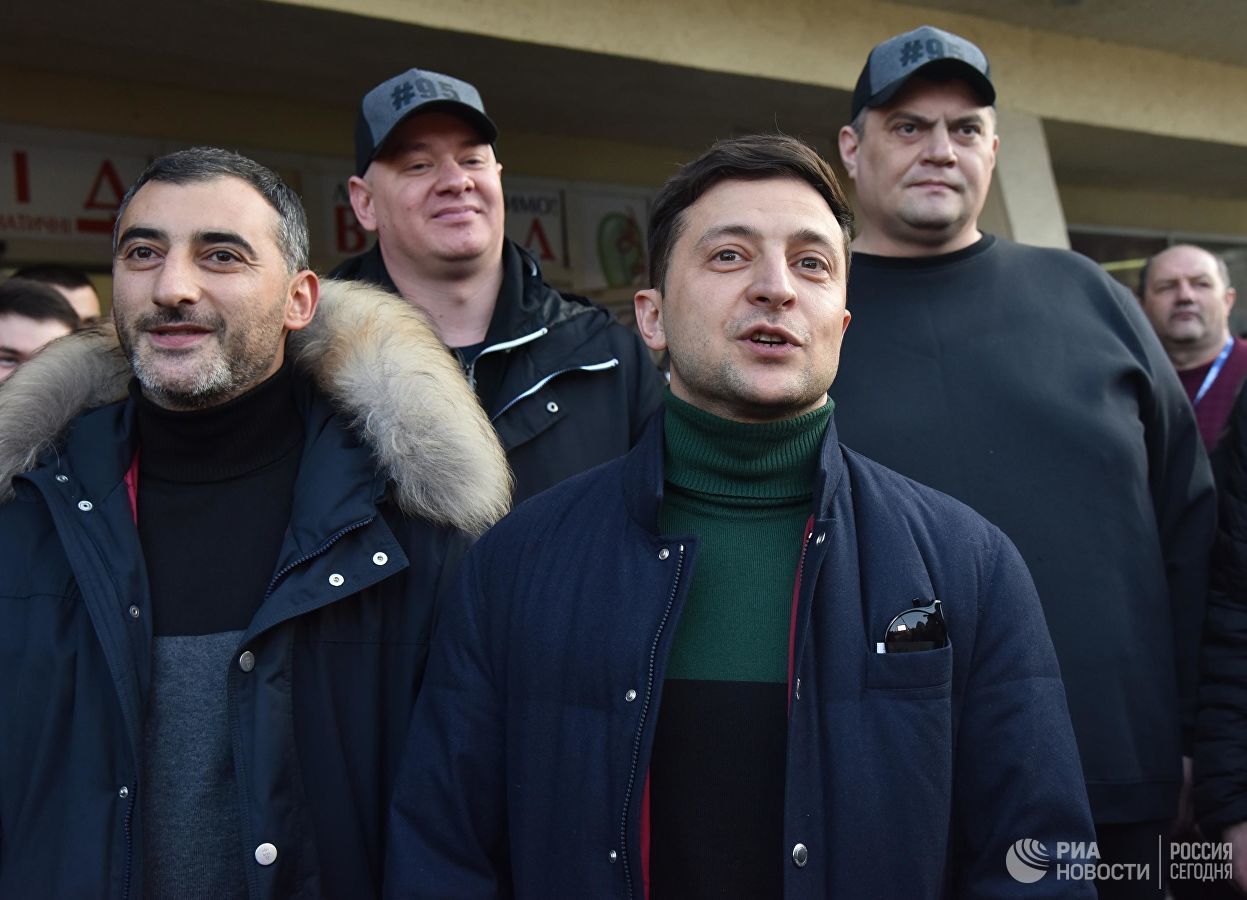 Команда Зеленского призвала украинских артистов наблюдать за выборами.
