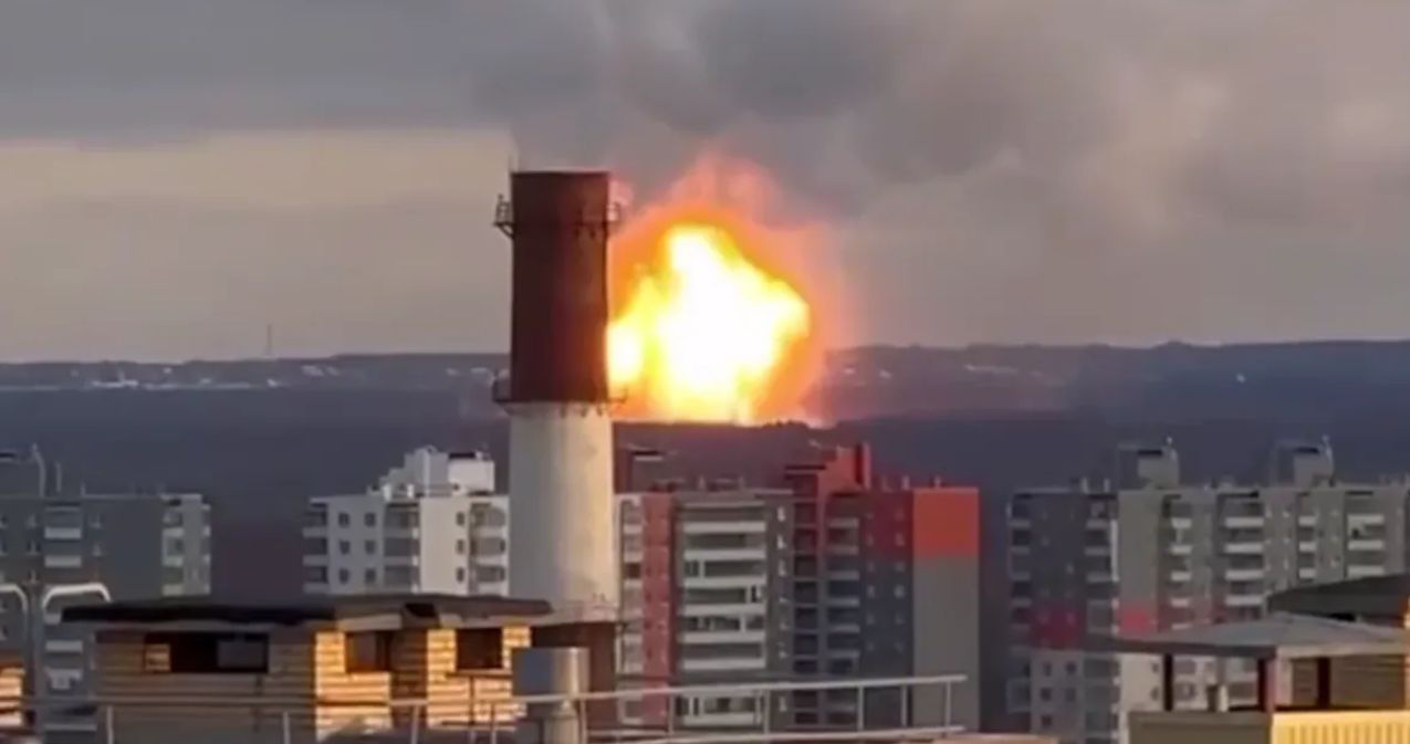 В пригороде Петербурга произошел взрыв на газопроводе.