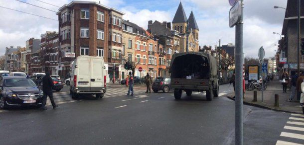 O explozie a fost auzită vineri în timpul unei operațiuni a poliției în cartierul Schaerbeek din Bruxelles. Foto: Mathieu Avanzi / twitter