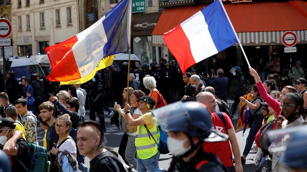 Францию охватили акции протеста против "санитарной диктатуры".