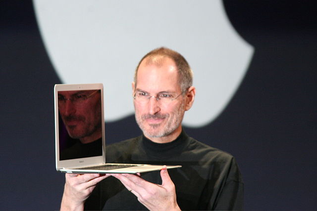 Steve Jobs, despre diferenta dintre oamenii care realizeaza lucruri si cei care doar viseaza