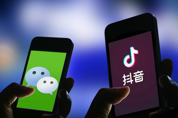 США увидели в китайских приложениях WeChat и TikTok угрозу для нацбезопасности.