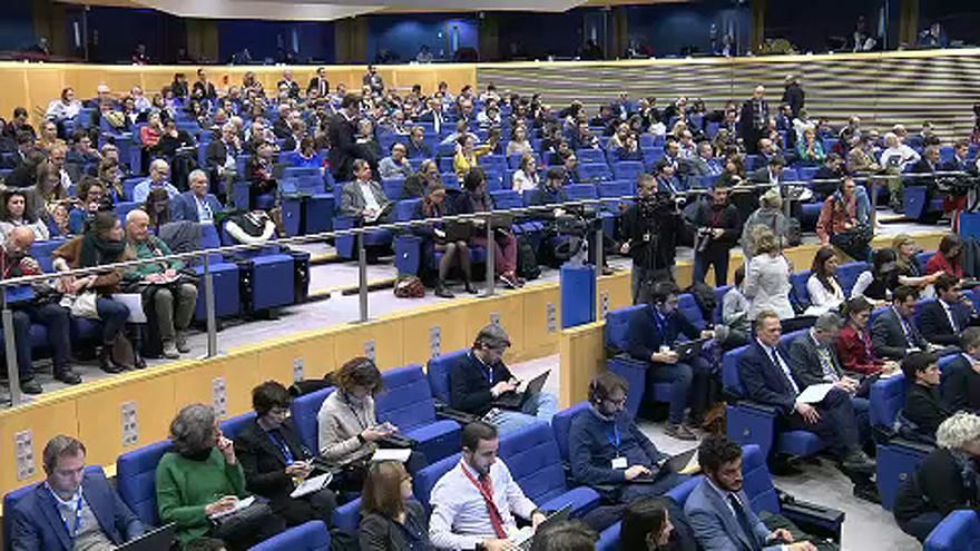 Еврокомиссия недовольна бюджетами ещё пяти стран Еврозоны.