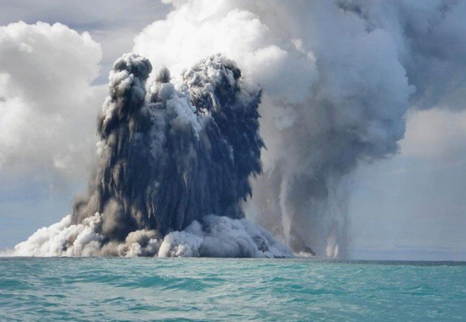 Oamenii de ştiinţă americani presupun că erupţiile vulcanilor ajută la explicarea „pauzei” care continuă de 15 ani în încălzirea globală.