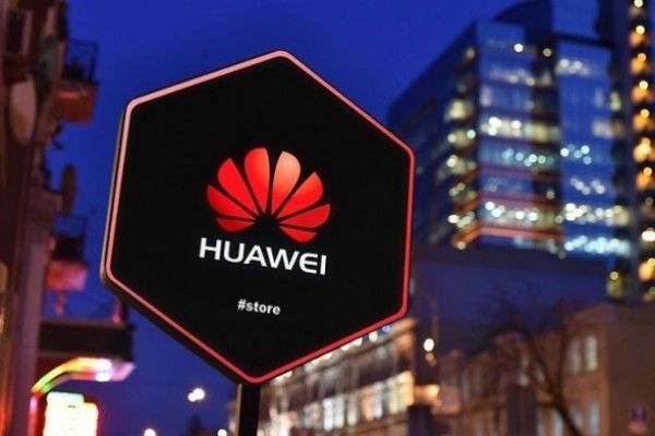 Huawei анонсировала собственную кредитную карту вслед за Apple.