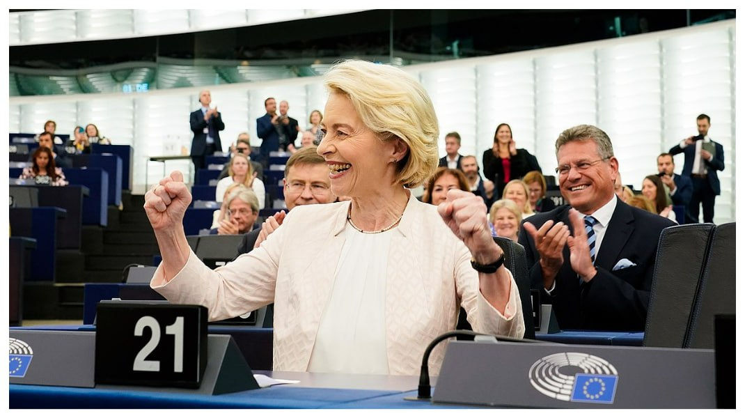 Европарламент отклонил предложение о вотуме недоверия Еврокомиссии.