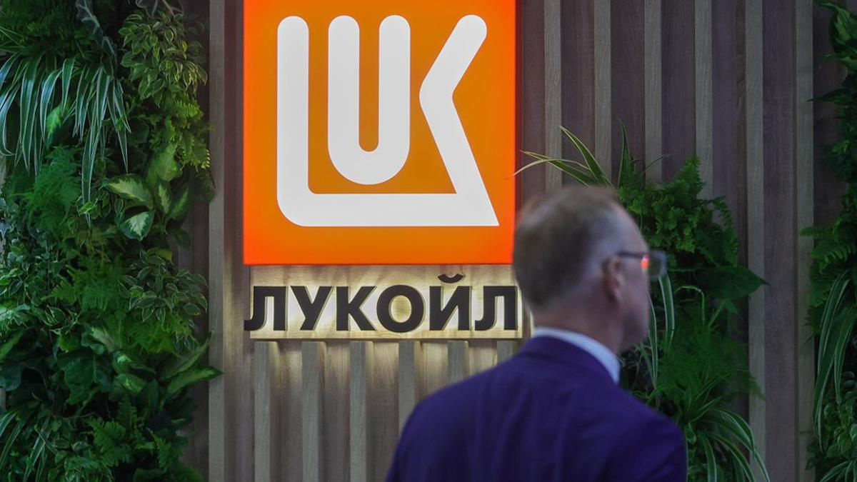«Лукойл» договорился о продаже зарубежных активов американской Carlyle.