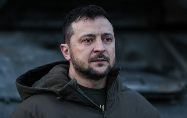 Зеленский ответил на призывы переходить к обороне на фронте: Это не кризис.