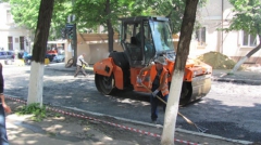 În acest an, bugetul pentru reparaţii curente se ridică la aproape 90 de milioane de lei, iar pentru marcare străzilor - la peste 5 milioane de lei.