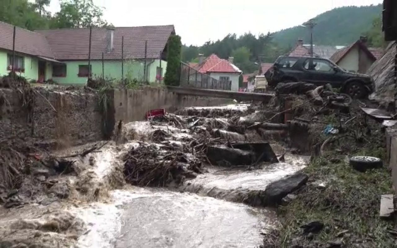 Сильный ливень затопил центр Румынии.