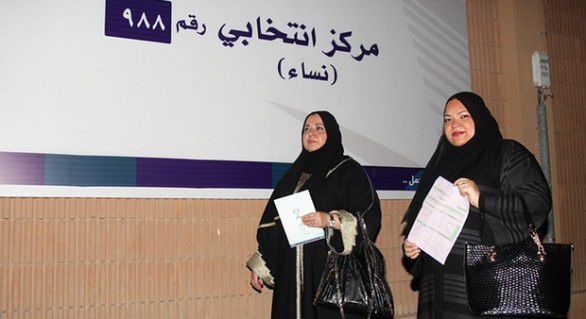 Arabia Saudită este condusă conform unei viziuni rigoriste a islamului, potrivit căreia femeile nu au dreptul să conducă mașina și trebuie să obțină acordul unui bărbat pentru a munci sau a călători.