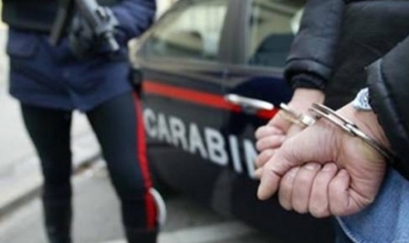 Crimă odioasă în Italia. Un moldovean și-a omorât fiul, după care a rănit-o grav pe soția sa, scrie știrilocale.md.
