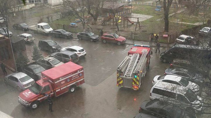 Рождественское чудо: в Кишинёве спасли девочку, висевшую на карнизе 12 этажа.