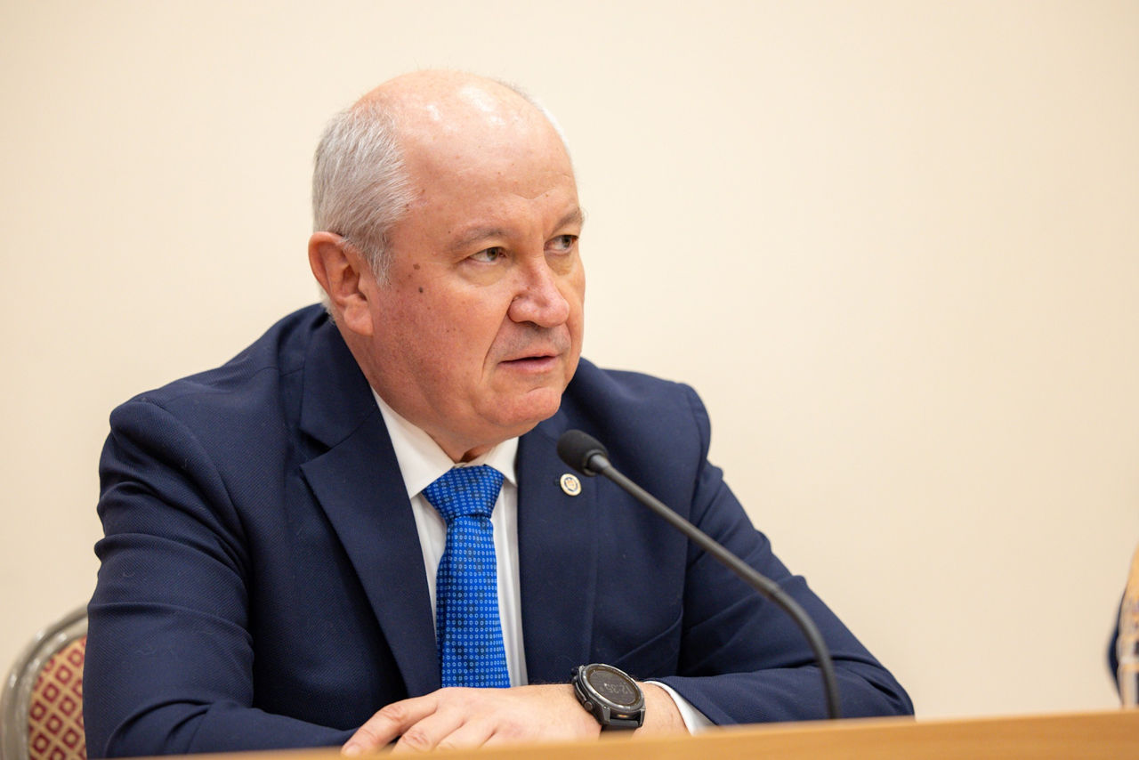 Munteanu: Suntem oameni pașnici, dar vom continua să investim în apărare.