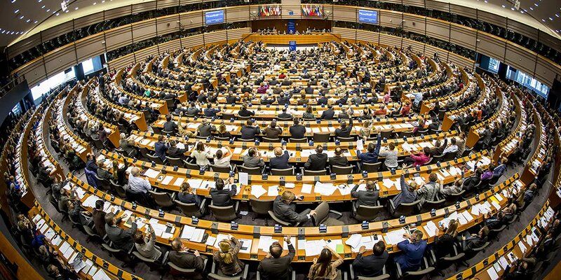 Европарламент призвал к новым экономическим и персональным санкциям против Беларуси.