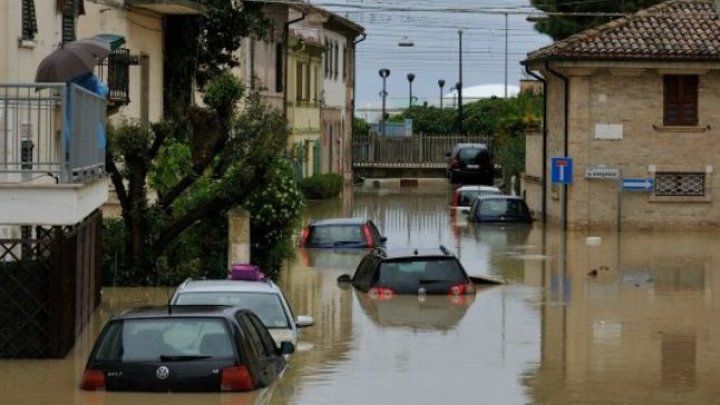 Inundații în nordul Italiei: Peste o mie de oameni, evacuaţi