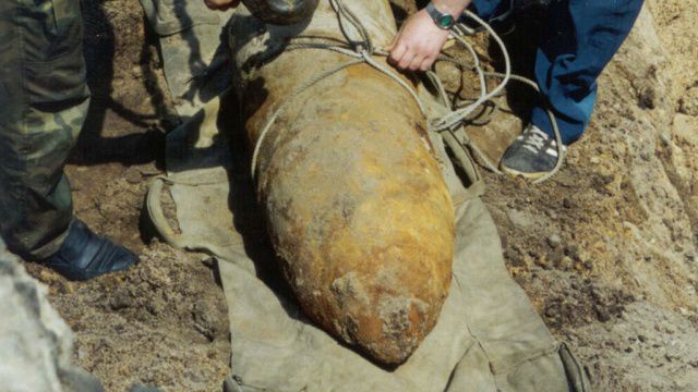 Бомба, содержавшая 125 кг взрывчатого вещества, была обезврежена.