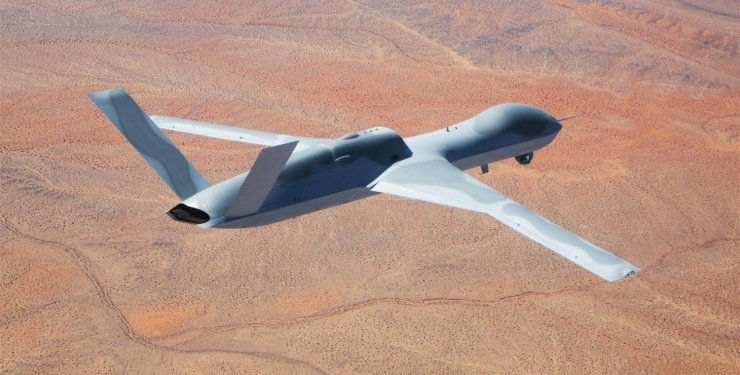 ИИ взял под контроль группу боевых дронов MQ-20 Avenger.