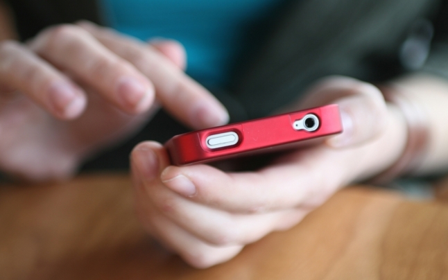 Portabilitatea numerelor este un serviciu care oferă abonaţilor posibilitatea de a-şi păstra numărul de telefon atunci când schimbă furnizorul de servicii de telefonie.