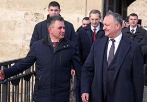 Додон подтвердил, что на встрече с Красносельским будет затронута проблема об установлении совместных пунктов таможенного и пограничного контроля Молдовы и Украины.