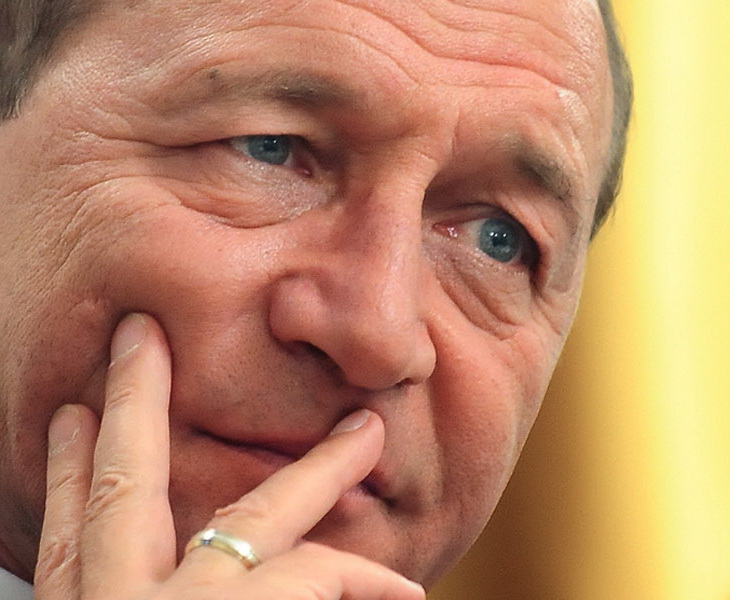 În ceea ce priveşte Transnistria, Băsescu a declarat că România se va abţine de a da soluţii Moldove