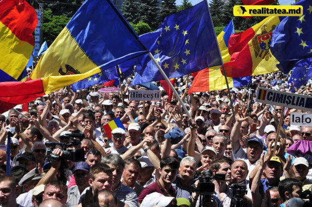 Vlad Filat, Vlad Plahotniuc și Vladimir Voronin sunt declarați „dușmani ai poporului". Foto: realitatea.md