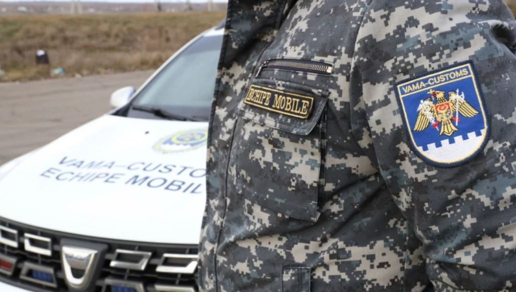 Мобильные группы таможни обнаружили незадекларированные товары.