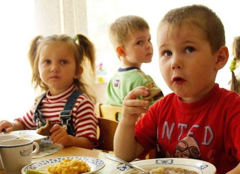 Контроль был осуществлен в 97 действующих лагерях, были проверены также склады хранения пищевых продуктов и сопроводительные документы. 
