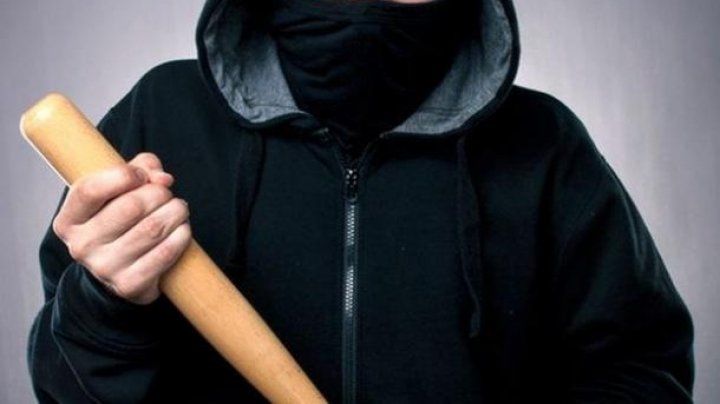 Пострадавшего доставили в больницу скорой помощи с многочисленными травмами. 