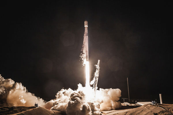 SpaceX в 50-й раз запустила Falcon 9.