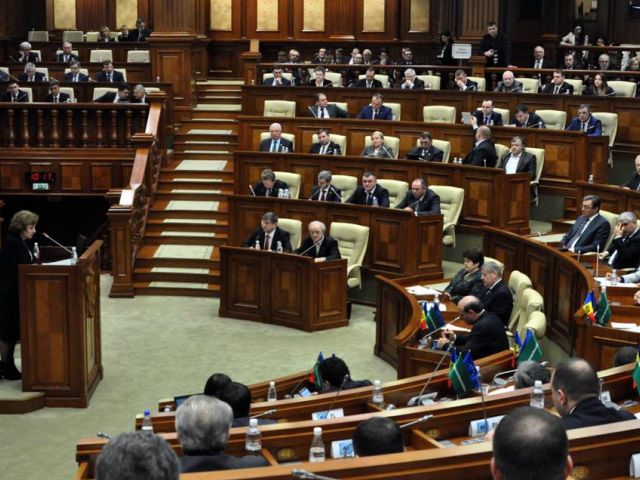 Liderul socialistilor s-a dezlantuit pe o retea de socializare dupa ce a aflat ca saptamana aceasta nu vor avea loc sedintele Parlamentului.