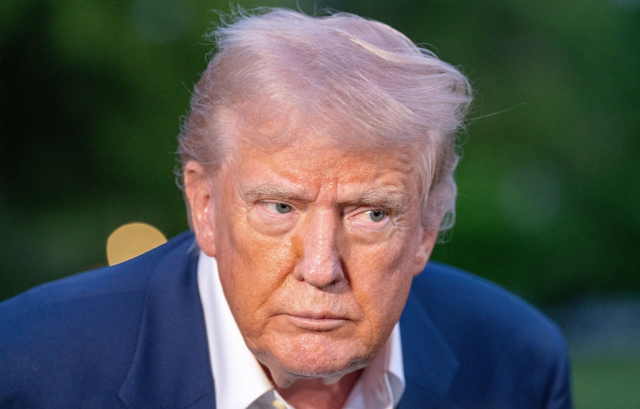Трамп помиловал супружескую пару телеведущих, не плативших налоги.