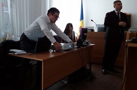 По делу «группы Петренко» вещдоками стали футболки, флаги и книги.