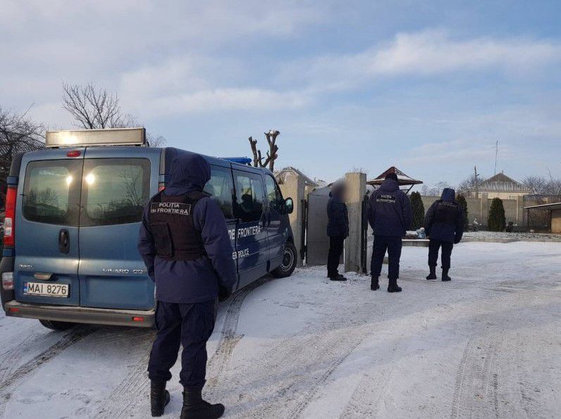 Percheziții în nordul țării: Au fost ridicate muniții și armamente. Foto: border.gov.md