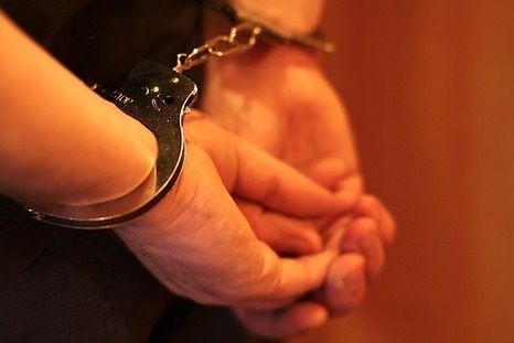 Подозреваемый был задержан на 72 часа в изоляторе полицейского управления муниципия Кишинева.