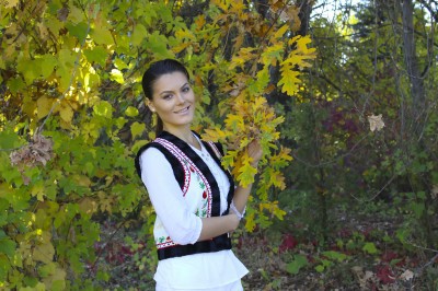 Alina Zotea, asistentă de deputat, este pasionată de lectură pentru că astfel se poate deconecta de la lumea reală și trăi prin prisma autorului.