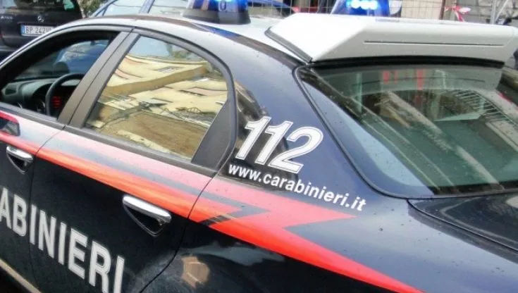 В Италии карабинеры заплатили за женщину, укравшую еду в магазине.