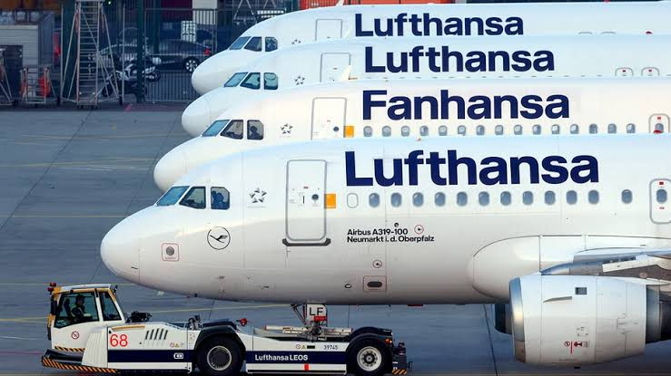 Чистая прибыль Lufthansa упала на 88% из-за цен на топливо.