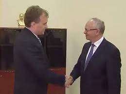 Лидер ПМР Евгений Шевчук встретился с послом Российской Федерации в РМ Фаритом Мухаметшиным.