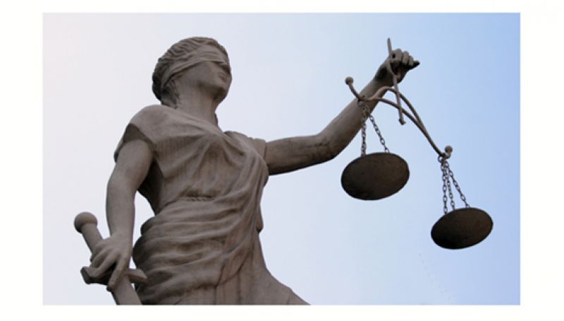 Procurorul, în timpul exercitării împuternicirilor sale, trebuie să rămînă independent.