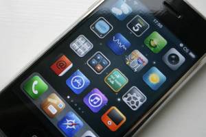 În tradiţia Apple, invitaţia nu oferă informaţii concrete cu privire la subiectul conferinţei