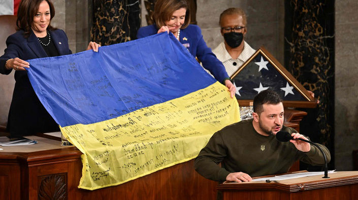 Президент Украины Владимир Зеленский: Следующий год станет решающим в войне.