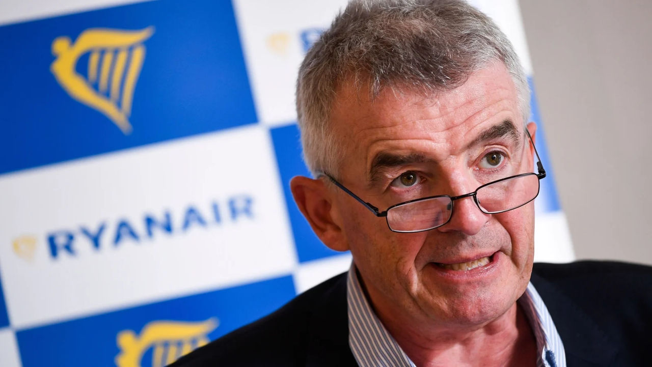 Глава Ryanair призывает ограничить продажу алкоголя в аэропортах из-за ряда инцидентов.